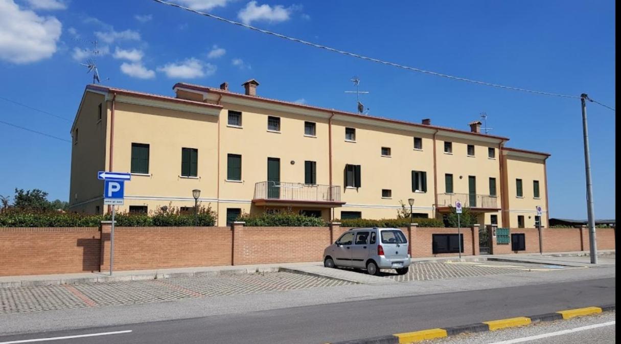 Parco Urbano Apartment Ferrara Bagian luar foto